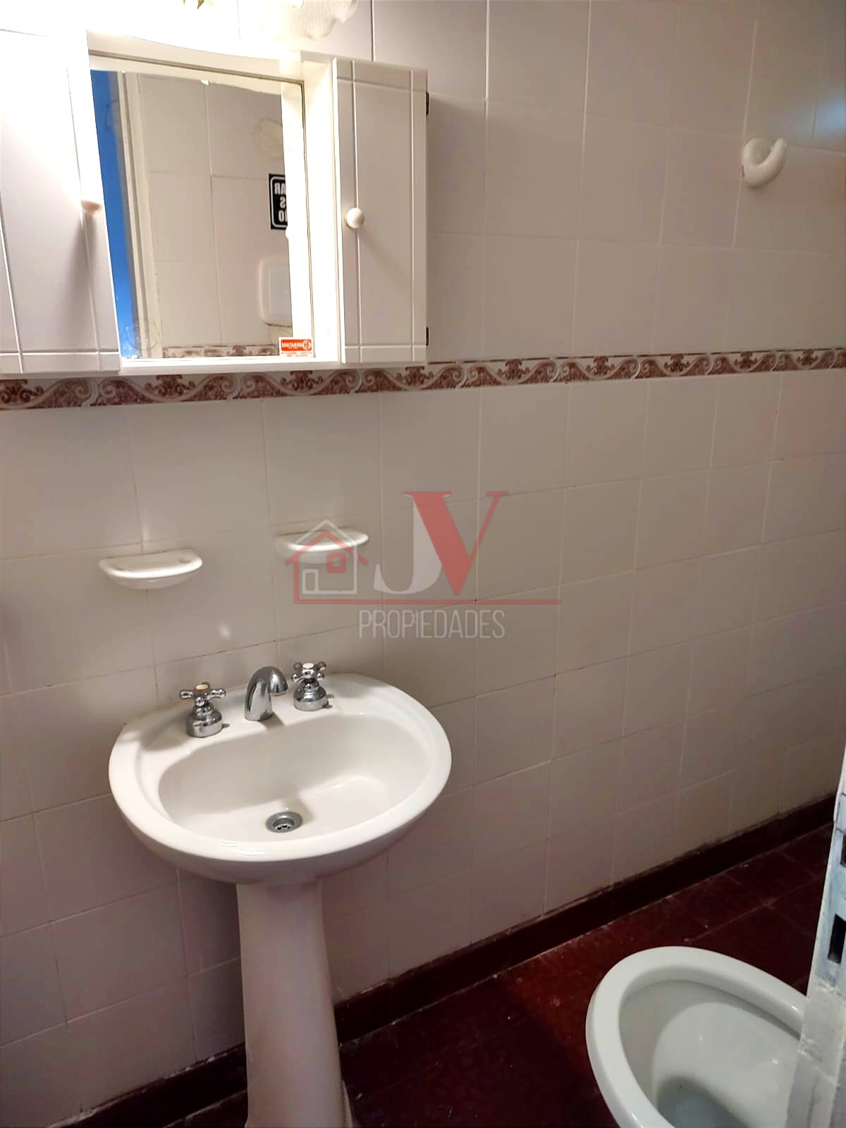 Casa con depto en venta Villa Rumipal