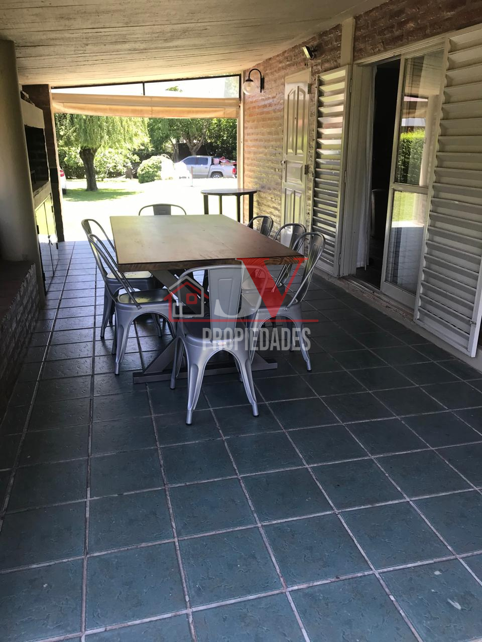 Casa en una de las mejores zonas de Villa del Dique a pasos del lago.